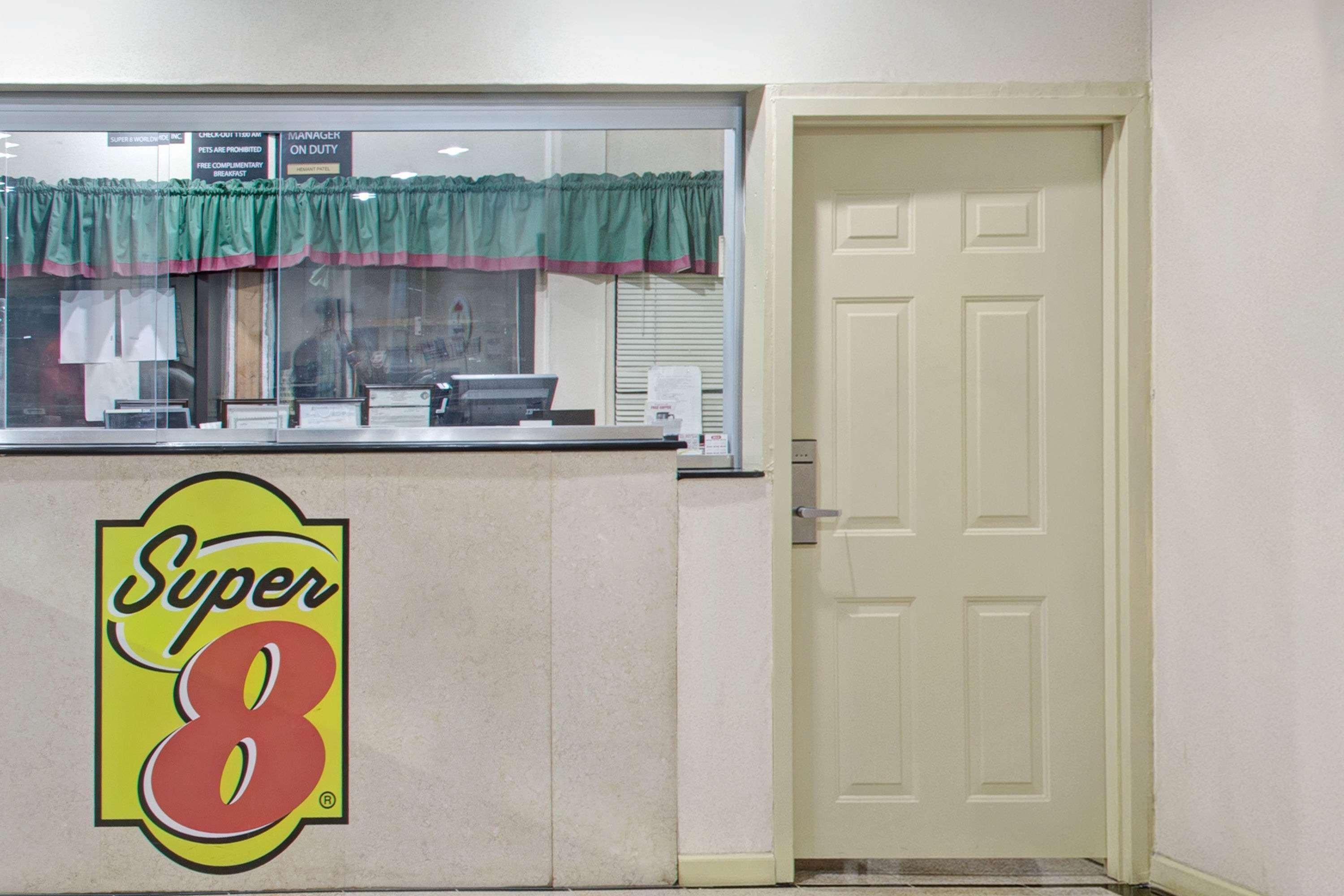 Super 8 By Wyndham Suwanee Hotel Luaran gambar