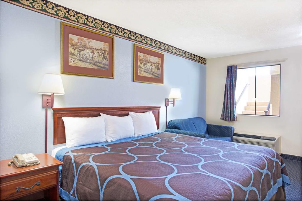 Super 8 By Wyndham Suwanee Hotel Luaran gambar